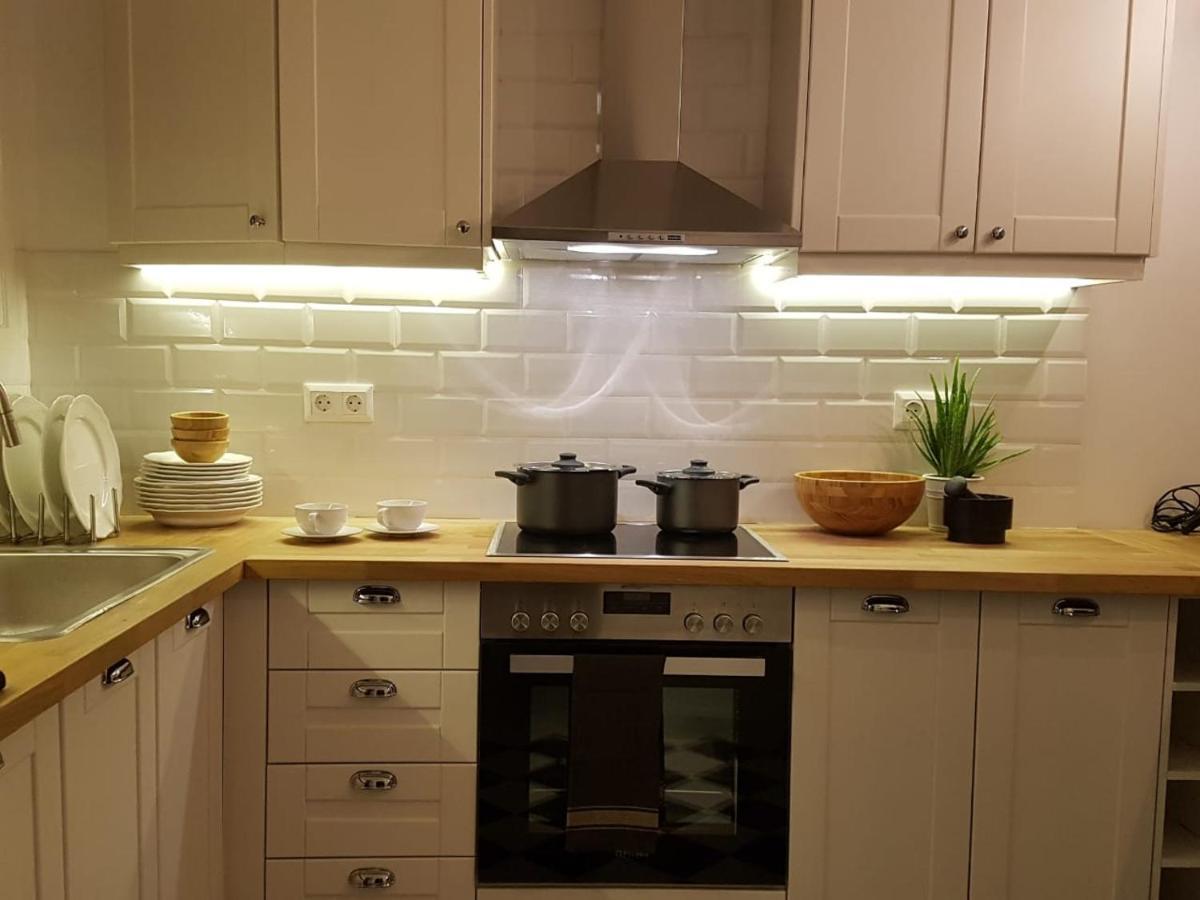Fully Equiped Design Apartment With Excellent View/ Easy Parking Athena Bagian luar foto