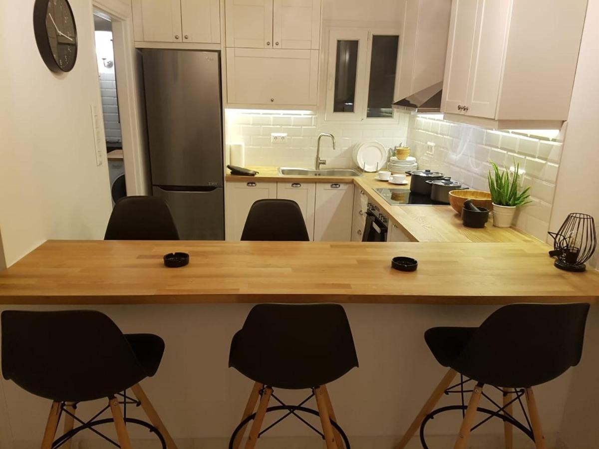 Fully Equiped Design Apartment With Excellent View/ Easy Parking Athena Bagian luar foto