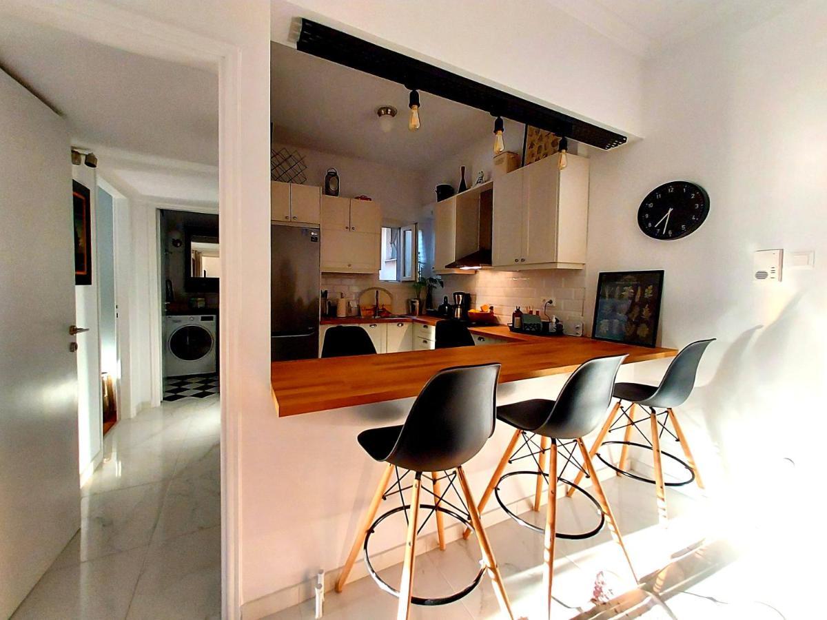 Fully Equiped Design Apartment With Excellent View/ Easy Parking Athena Bagian luar foto
