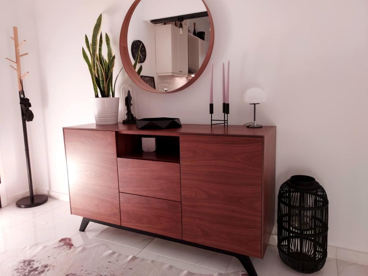 Fully Equiped Design Apartment With Excellent View/ Easy Parking Athena Bagian luar foto